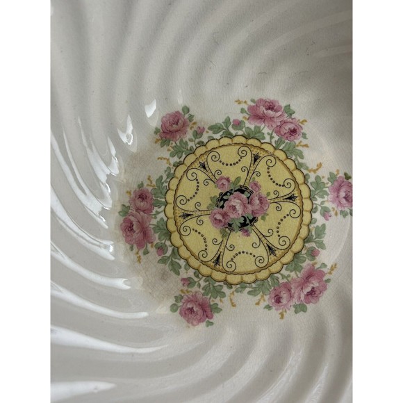 Vtg Porcelain Bakerite Serving Bowl White Pink Pattern 22 K Gold Trim Cottage - Picture 2 of 8